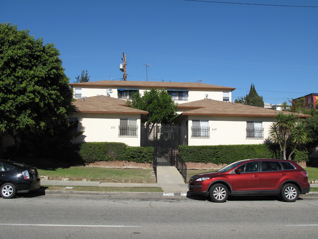 249 W Pomona Blvd in Monterey Park, CA - Foto de edificio - Building Photo
