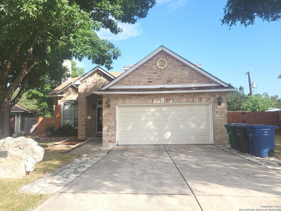 14911 Elkton Dr in San Antonio, TX - Building Photo