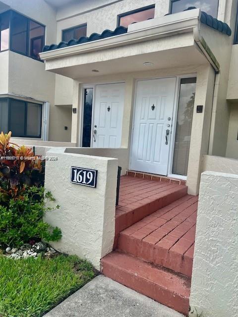 1619 NW 81st Way in Plantation, FL - Building Photo - Building Photo