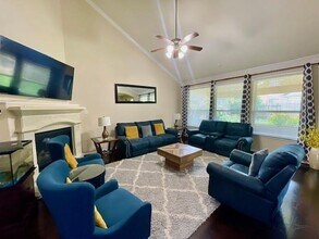 4627 Windsong Creek Ln in Sugar Land, TX - Building Photo - Building Photo