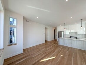 28 South St, Unit 301 in Somerville, MA - Building Photo - Building Photo