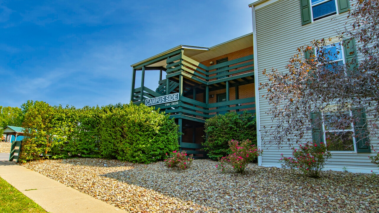 Campus Side Apartments in Slippery Rock, PA - Foto de edificio