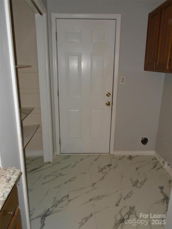 4024 Rosehaven Dr in Charlotte, NC - Building Photo - Building Photo