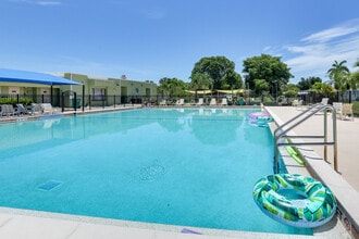 274 Riverwood Rd in Naples, FL - Building Photo - Building Photo