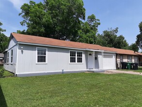 10322 Rosehaven Dr in Houston, TX - Building Photo - Building Photo