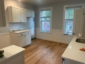 21 Symonds St-Unit -1 in Salem, MA - Building Photo - Building Photo