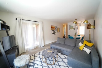 4535 North Carefree Circle, Unit A in Colorado Springs, CO - Foto de edificio - Building Photo