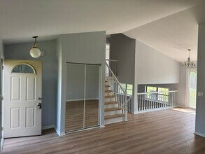 1865 DeForest Ln in Hanover Park, IL - Building Photo - Building Photo