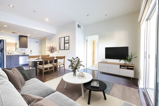 C on Pico in Los Angeles, CA - Foto de edificio - Building Photo