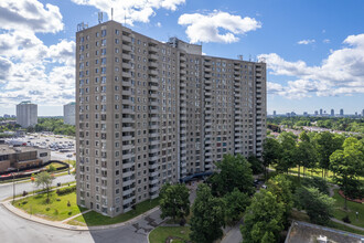 Forest Manor in Toronto, ON - Building Photo - Building Photo