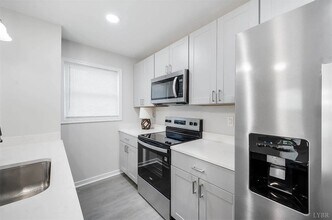 2410 Poplar St in Lynchburg, VA - Building Photo - Building Photo