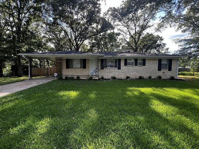 property at 10 Frostwood Dr