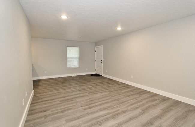 402 Hazel Ave in Emmett, ID - Building Photo - Building Photo