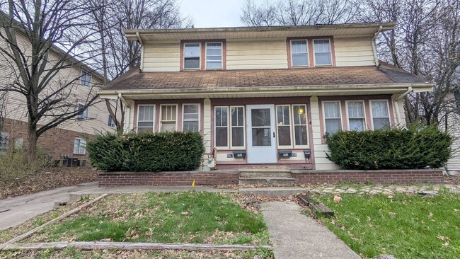 590 Sherman St in Akron, OH - Foto de edificio - Building Photo