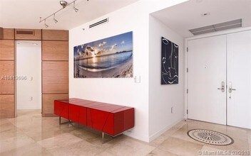 901 Brickell Key Blvd-Unit -2503 in Miami, FL - Building Photo - Building Photo
