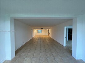 4009 N Cypress Dr in Pompano Beach, FL - Building Photo