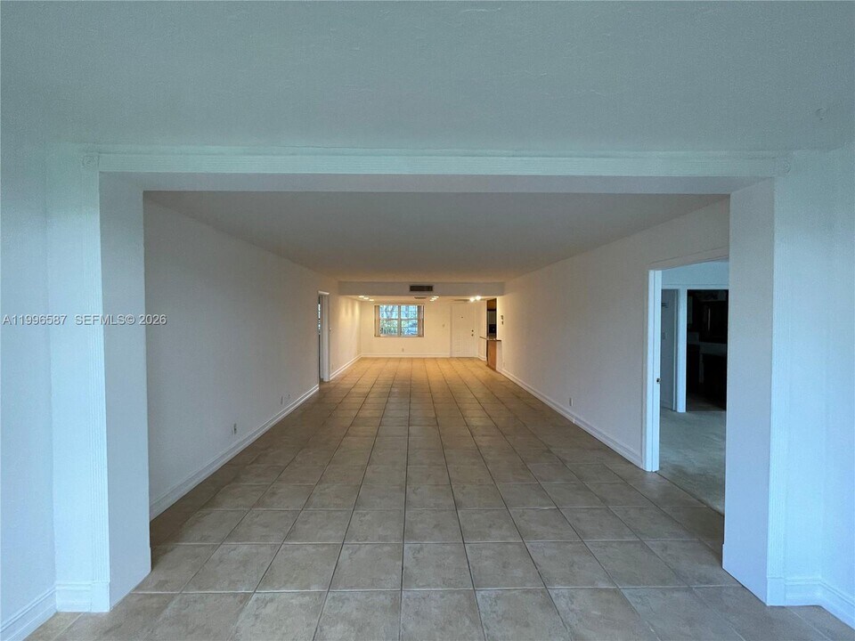 4009 N Cypress Dr in Pompano Beach, FL - Building Photo