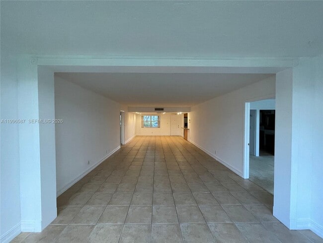 property at 4009 N Cypress Dr