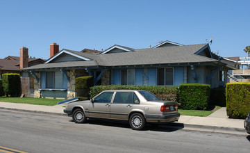 16541 Sabot Ln in Huntington Beach, CA - Foto de edificio - Building Photo