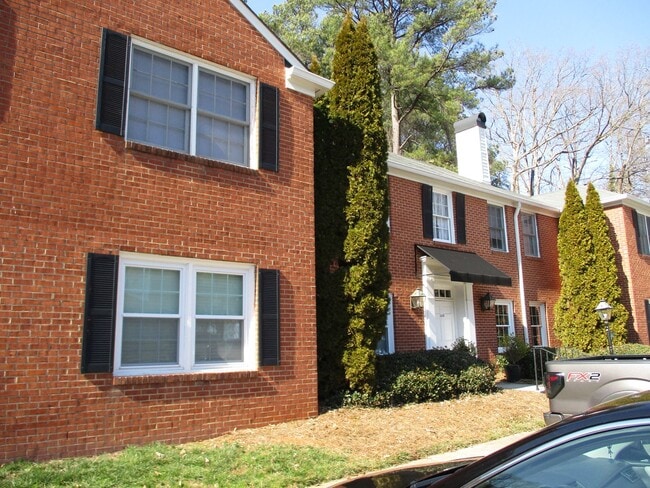 344-C Hanover Arms Ct in Winston-Salem, NC - Building Photo - Building Photo