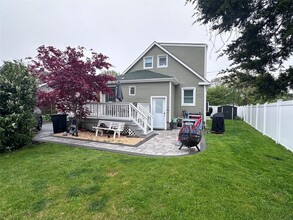 143 Church Ave in Islip, NY - Building Photo - Building Photo