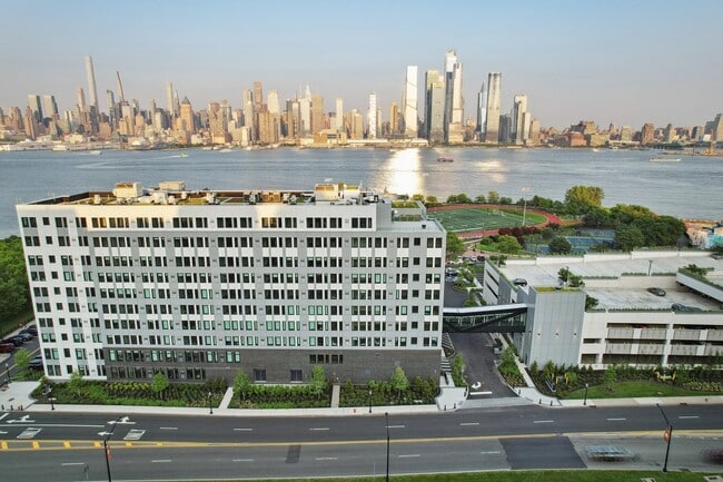 The Declan in Weehawken, NJ - Foto de edificio - Building Photo