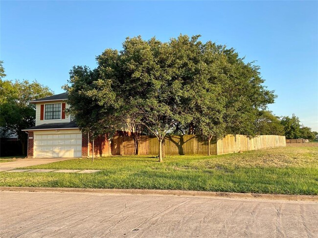 17627 Glenmorris Dr in Houston, TX - Foto de edificio - Building Photo