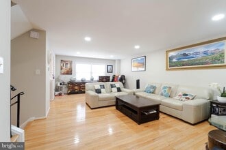 4541 Ravensworth Rd in Annandale, VA - Building Photo - Building Photo