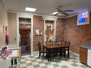 118 E Main St, Unit 1 in Manchester, MI - Foto de edificio - Building Photo