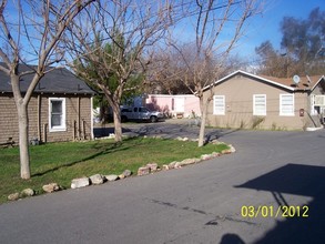 Sierra View Mobile Home Park in Porterville, CA - Building Photo - Other