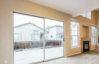 12802 E Wyoming Cir in Aurora, CO - Building Photo - Building Photo