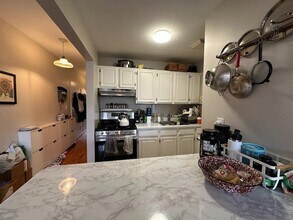 191A Richards St, Unit 3 in Brooklyn, NY - Foto de edificio - Building Photo