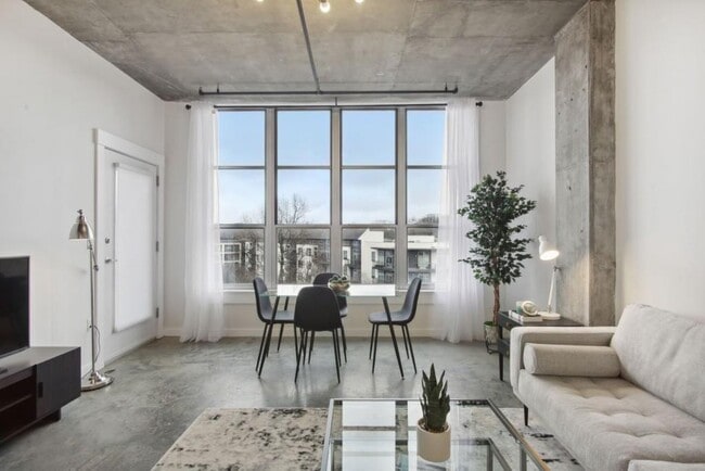 245 North Highland Avenue Northeast in Atlanta, GA - Building Photo - Building Photo