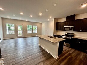 154 Paramount Dr in Smithfield, NC - Building Photo - Building Photo