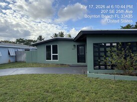207 SE 25th Ave in Boynton Beach, FL - Building Photo