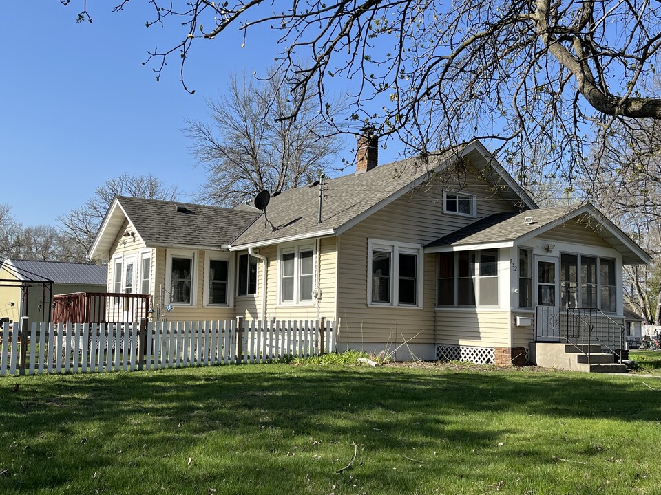 232 2nd Ave SW in Forest Lake, MN - Building Photo