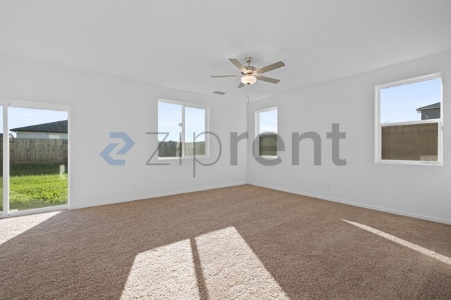 10512 Santana Ln in Stockton, CA - Building Photo - Building Photo