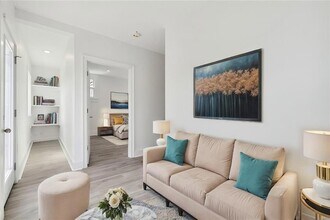 1631 Louisa St in New Orleans, LA - Building Photo - Building Photo