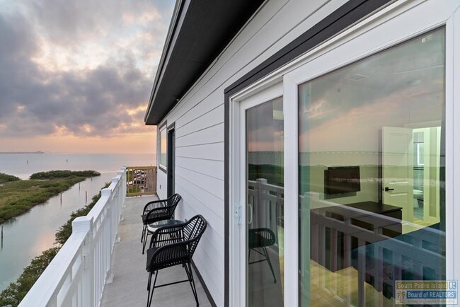 property at 111 W Sunny Isle Dr