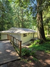 10 Little Strawberry Ln in Bellingham, WA - Building Photo - Building Photo