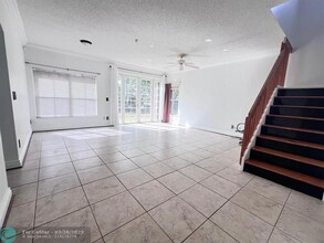 170 NW 207th Way in Pembroke Pines, FL - Building Photo - Building Photo