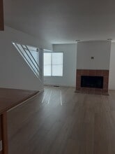 512 Geneva Ave, Unit AUD in Huntington Beach, CA - Foto de edificio - Building Photo