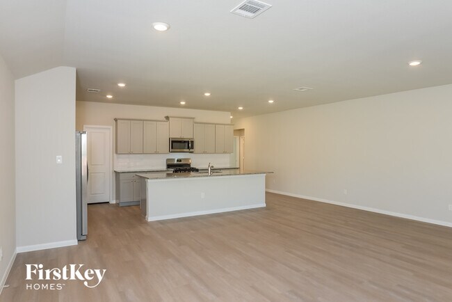 1823 Morse Way in San Antonio, TX - Building Photo - Building Photo