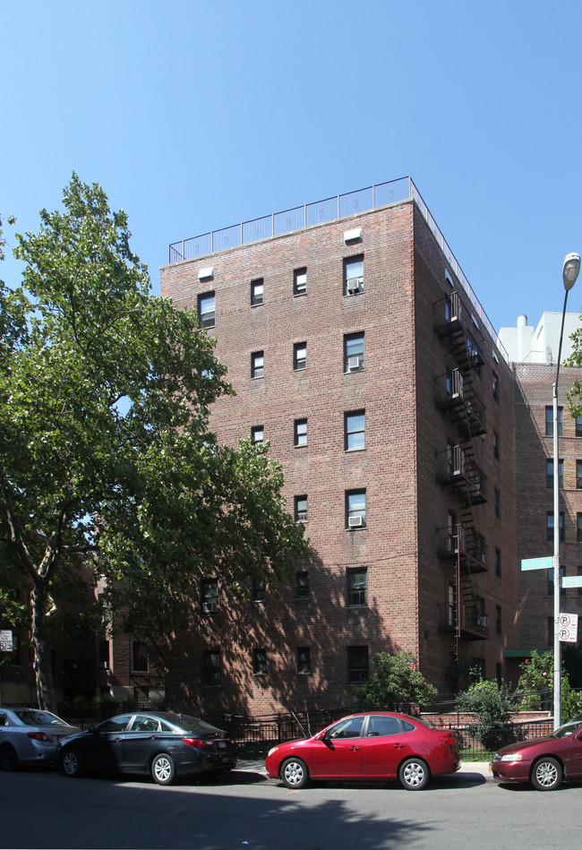 Manton House - Cooperative in Jamaica, NY - Building Photo - Building Photo