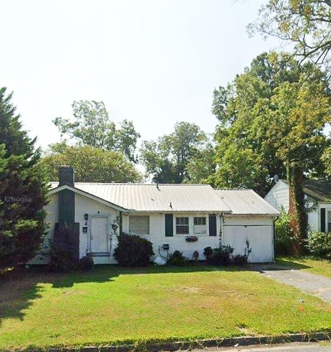 property at 313 N 9th St