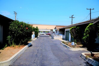 432 E Clara St in Port Hueneme, CA - Building Photo - Building Photo