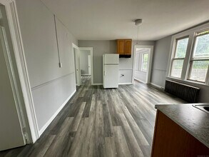 112 Charles St in Waterbury, CT - Building Photo - Building Photo