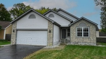932 Briaro St in Reynoldsburg, OH - Building Photo