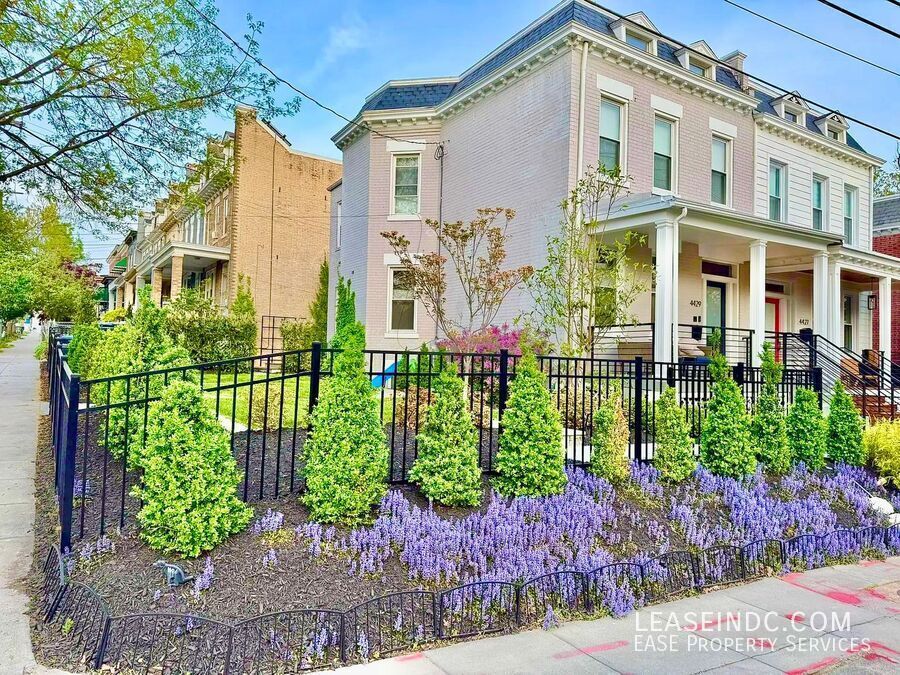 4429 9th St NW in Washington, DC - Building Photo
