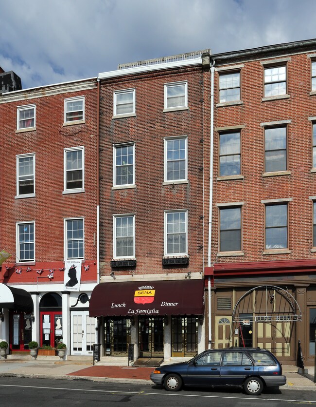 8 S Front St in Philadelphia, PA - Building Photo - Building Photo